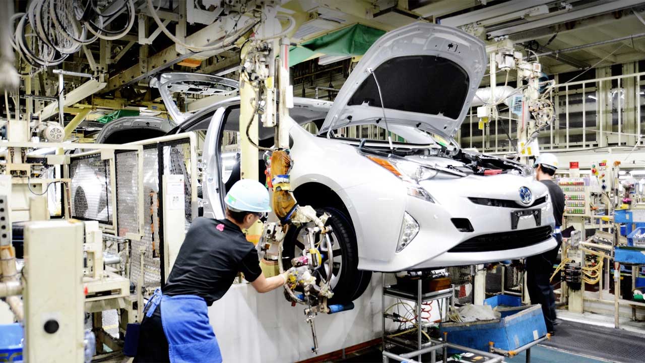 Toyota Japonya'da üretimi durdurdu