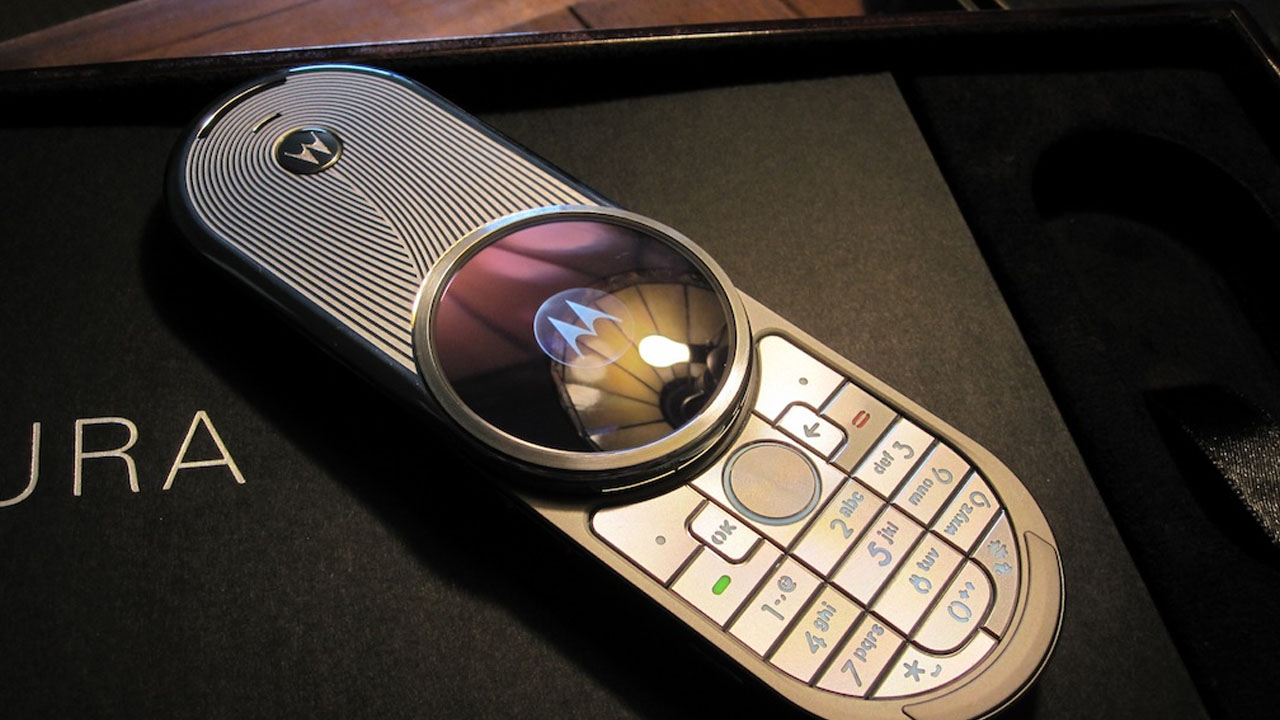 Motorola Aura R1