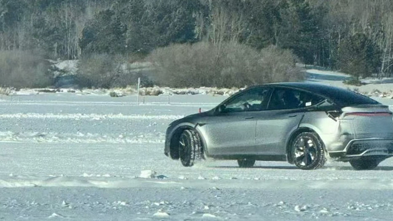 Tesla Model Y yenileniyor