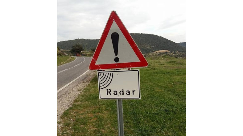 radar uyarı levhası