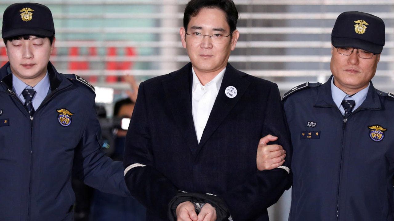 samsung patronu Lee Jae-yong beraat etti