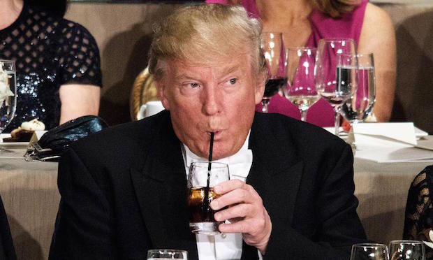 Donald Trump Yüzünden Şimdi De Coca-Cola'nın Fiyatı Artacak - Webtekno