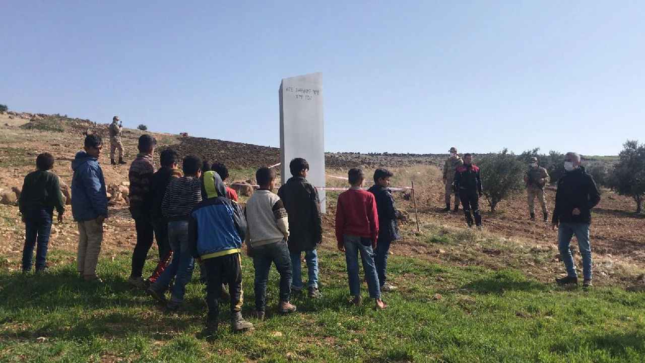 Göbeklitepe Yakınlarında Ortaya Çıkan Monolit Benzeri Blok, Ortadan Kayboldu