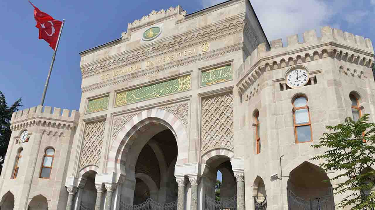 İstanbul Üniversitesi