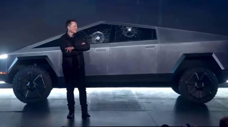 Elon Musk, Başarısızlıklar Hakkında Ders Gibi Açıklama Yaptı