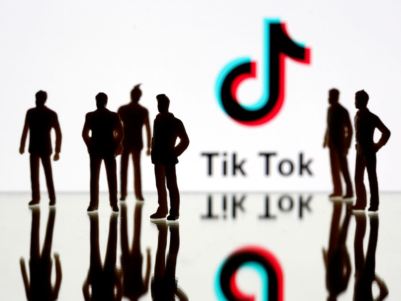 TikTok, Bir Gencin Canlı Yayında İntiharını Polise Bildirmek İçin Üç Saat Bekledi