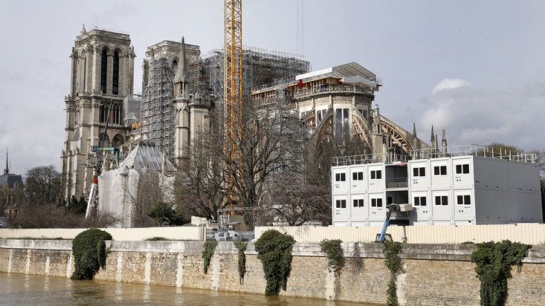 notre dame yangını