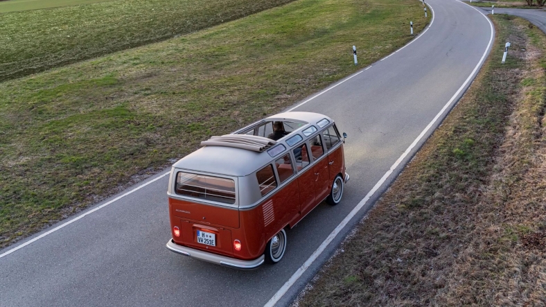 VW Volkswagen e-BULLI