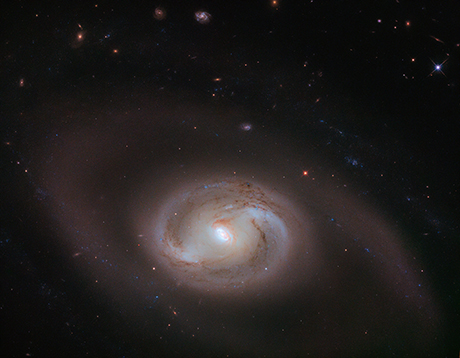 Hubble Uzay Teleskobu, Spiral Galaksi İçinde Yeni Spiraller Gözlemledi