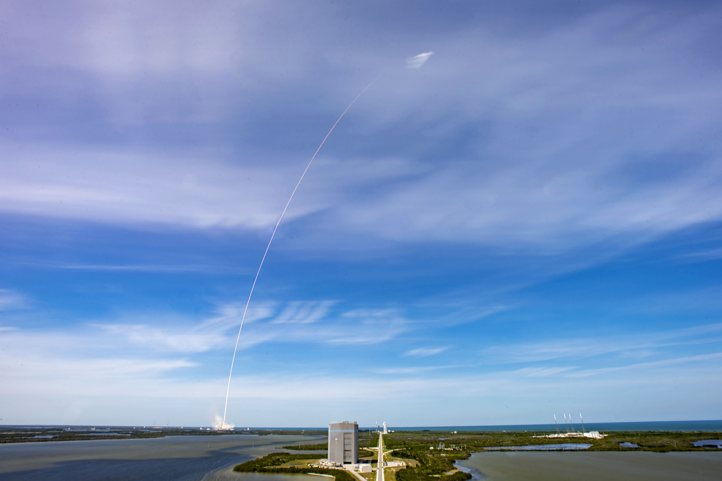 İlk Aşama Tamamlandı: SpaceX, 60 Starlink Uydusunu Daha Uzaya Gönderdi