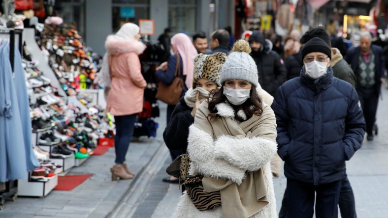 Türkiye’de 10 Şehirde Sokağa Maskesiz Çıkmak Yasaklandı