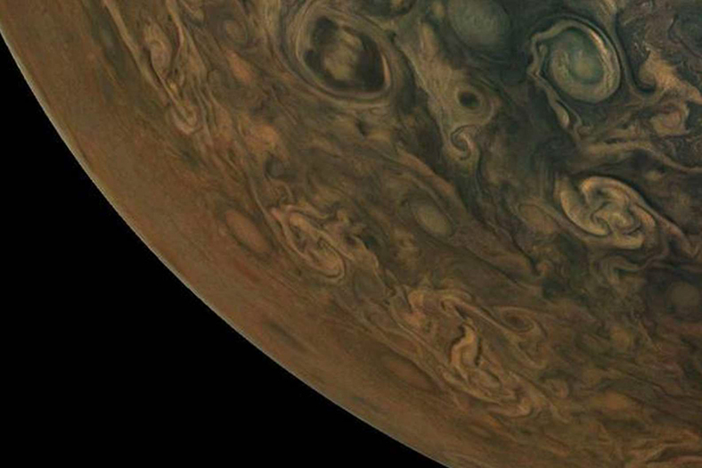 NASA, Jüpiter’in Sanat Eseri Gibi Bir Fotoğrafını Daha Yayınladı