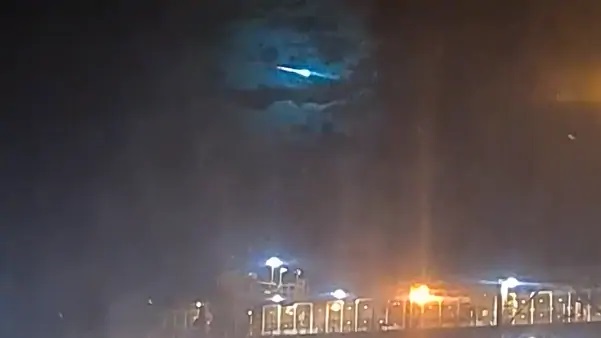 Avustralyalılara ’Uzaylılar Geldi’ Diye Düşündüren Yeşil Renkli Meteor (Video)