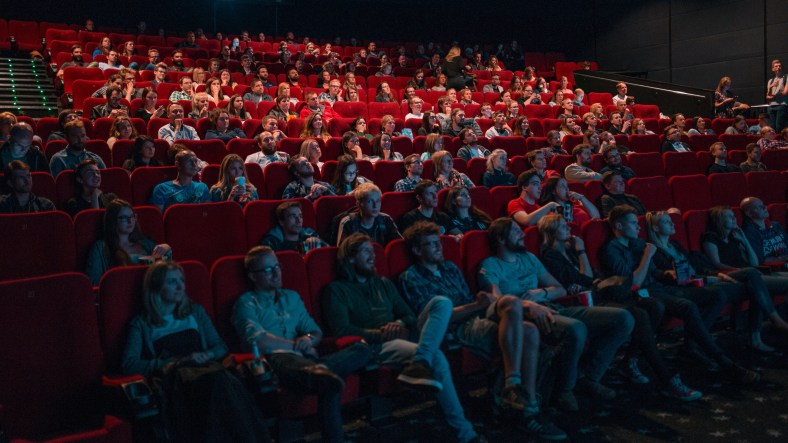 Avengers’ın Yönetmenleri: Sinema Salonlarına Gitmek Çok Riskli