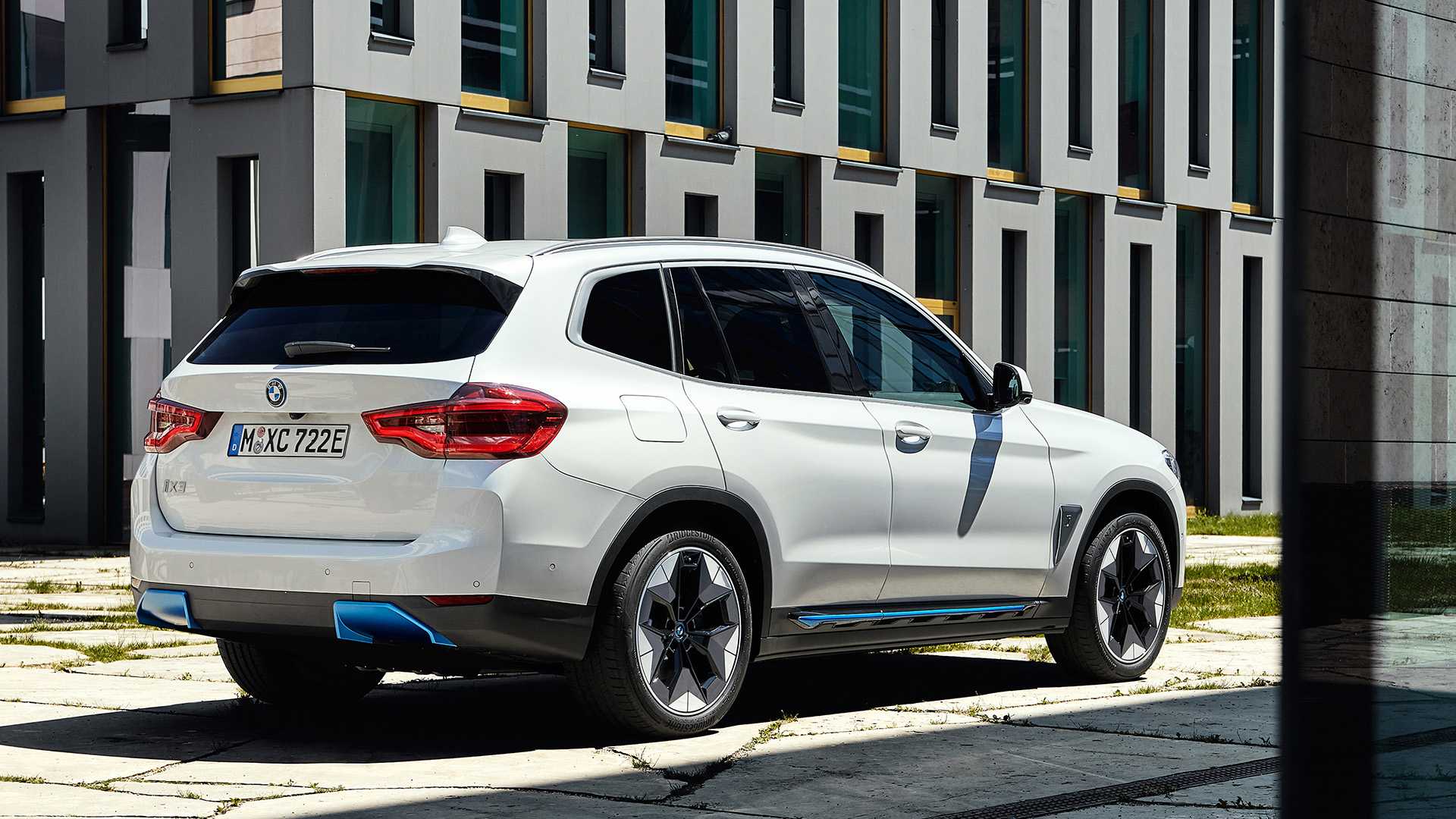 BMW iX3