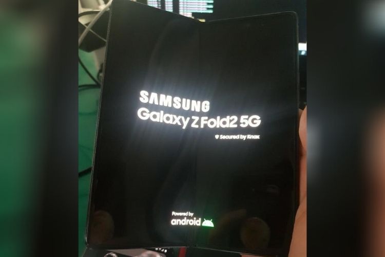 Çentiklere Veda: Samsung Galaxy Z Fold 2 Kanlı Canlı Görüntülendi