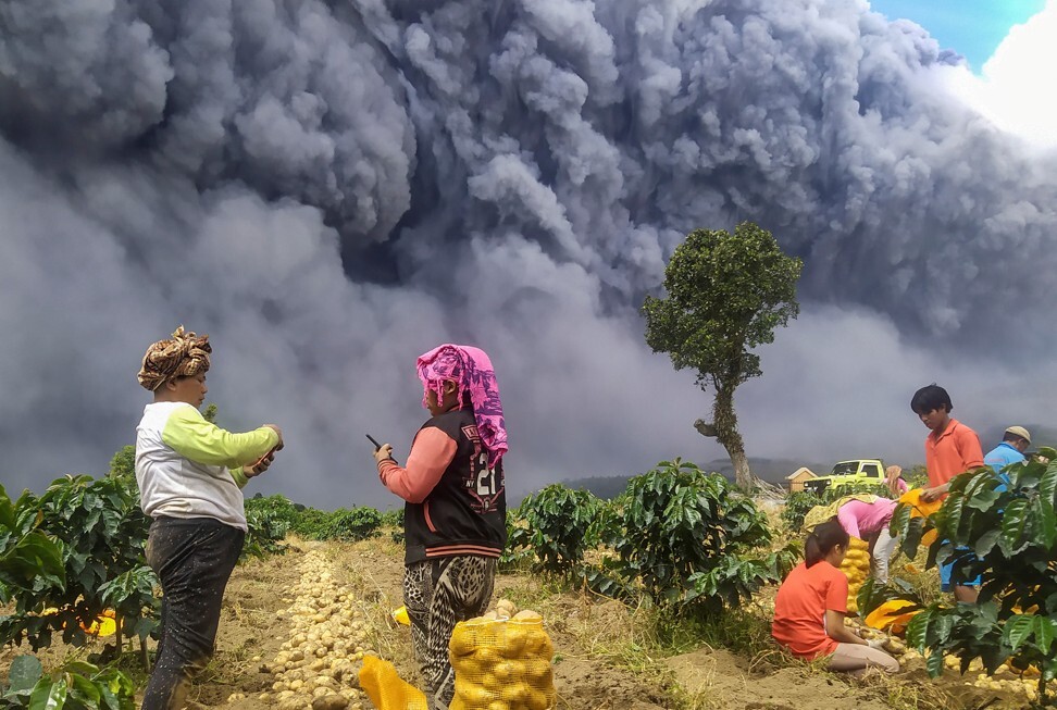 Endonezya’da Bulunan Sinabung Yanardağı’nda Patlama Meydana Geldi