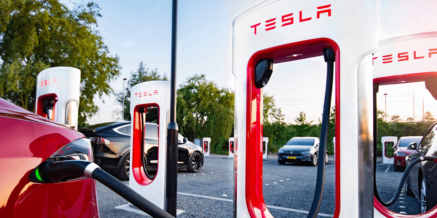 Tesla’nın Avrupa’daki V3 Supercharger İstasyonlarında Garip Hata: Elektrik Ücreti Alınmıyor