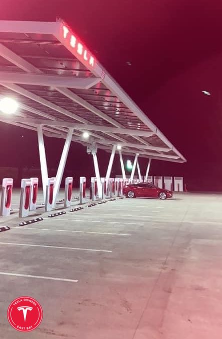 Tesla, Dünyanın En Büyük Süper Şarj İstasyonunu Kaliforniya’da Açtı