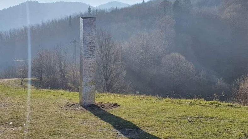 Romanya’da Ortaya Çıkan Monolit, Gizemli Bir Şekilde Ortadan Kayboldu