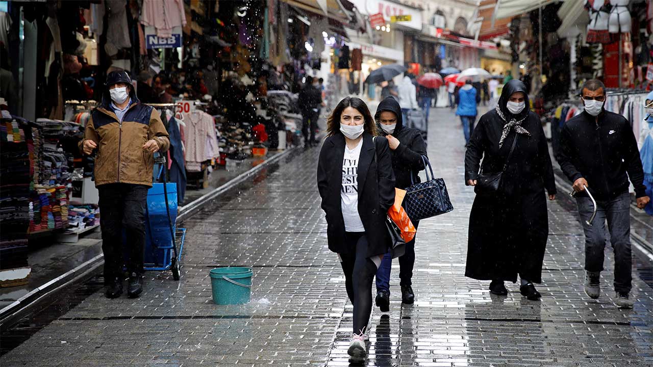 Sağlık Bakanlığı, Covid-19 Temaslıları İçin Karantina Süresini 14 Günden 10 Güne Düşürdü