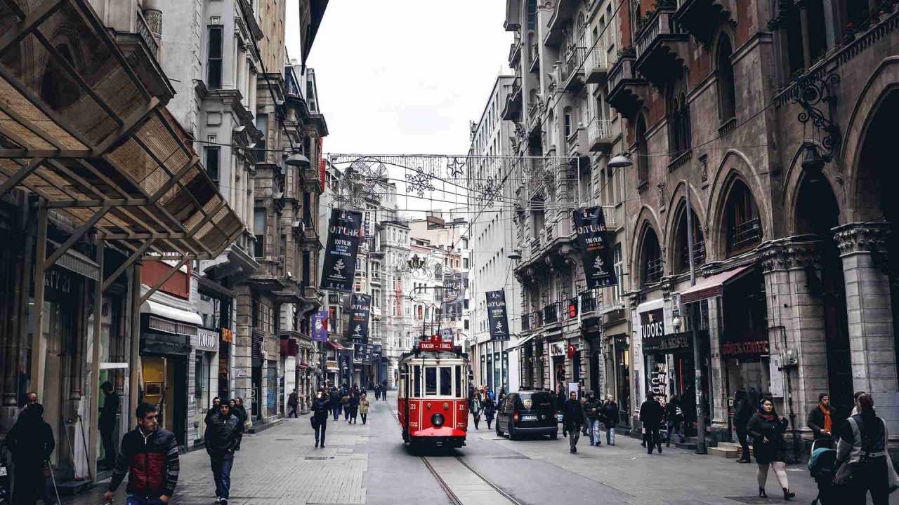 istiklal caddesi dolu