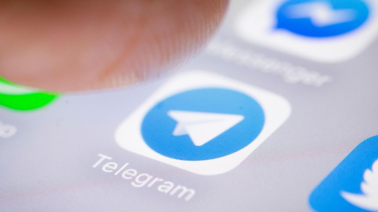 Apple хочет удалить telegram