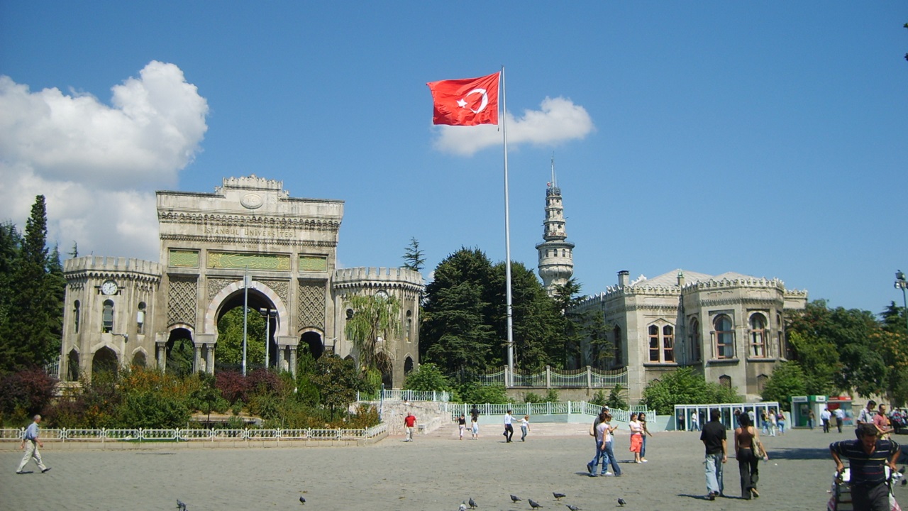 İstanbul Üniversitesi