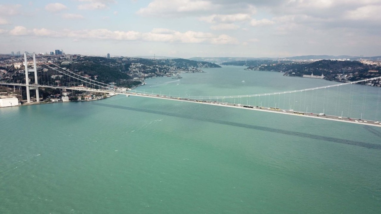 İstanbul Boğazı, Kış Ayında İlk Kez Turkuaz Rengine Büründü