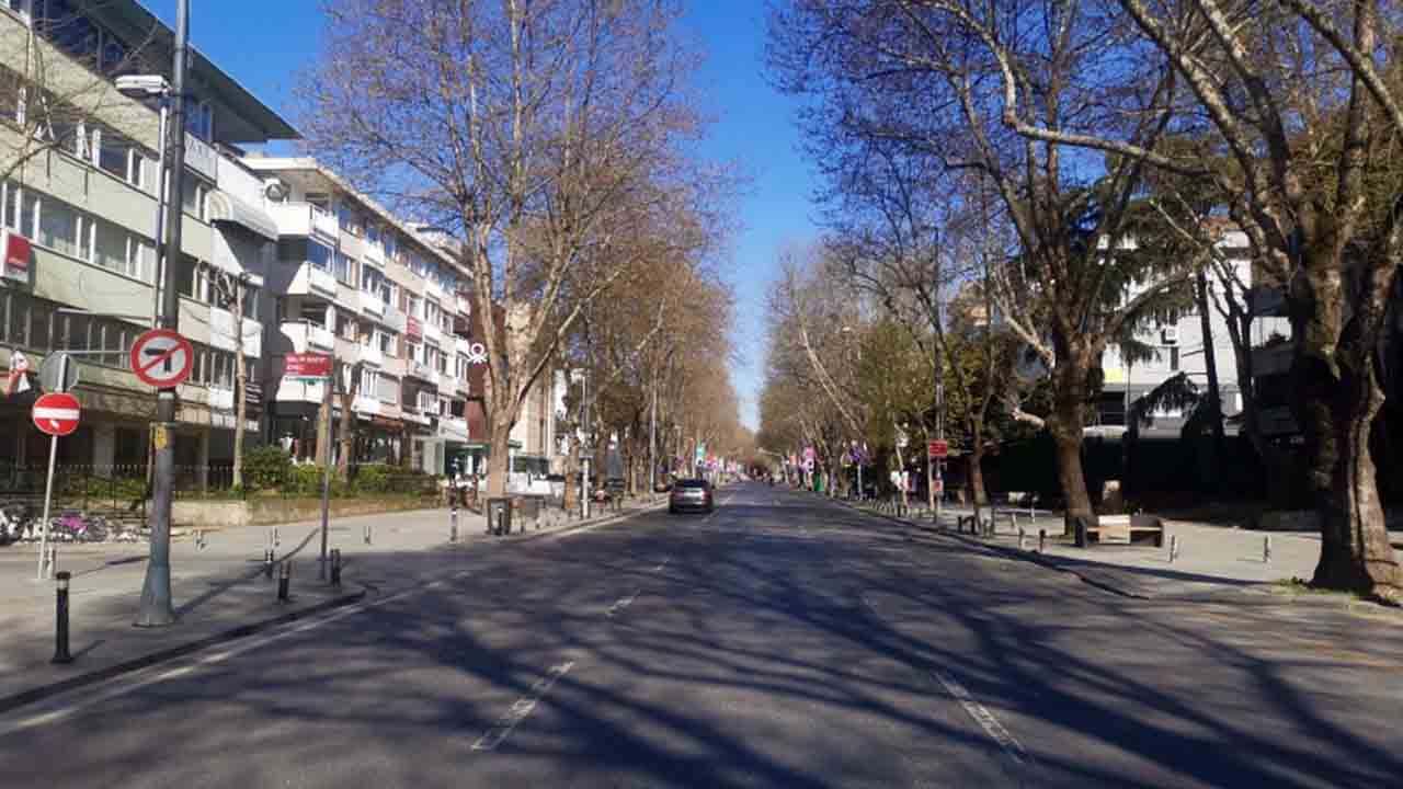 Bilim Kurulu Üyesi, Vaka Sayısı Düşmezse Alınabilecek Yeni Tedbirleri Açıkladı