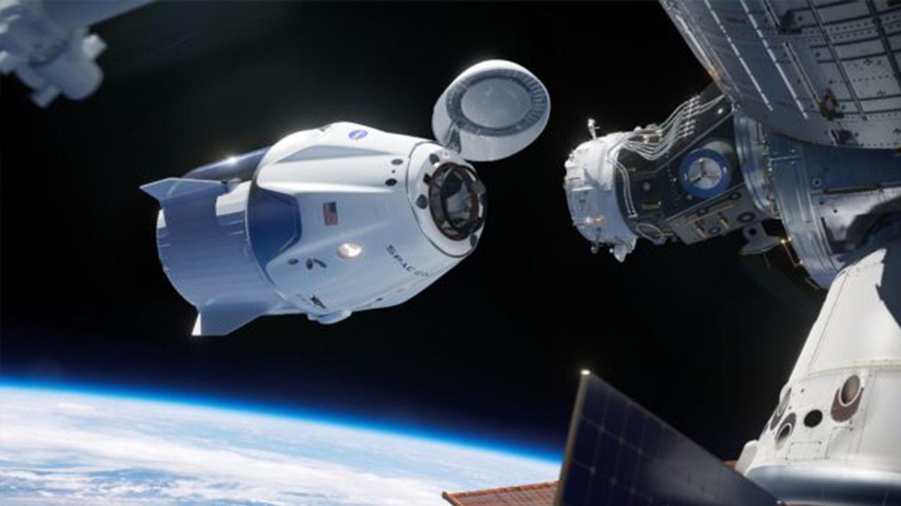 Teoriler Gelsin: SpaceX Astronotları Tanımlayamadıkları Bir Cisimle Karşılaştı