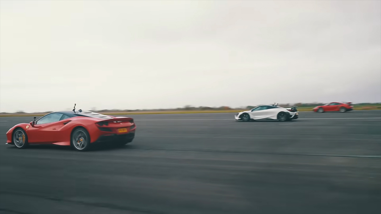 Devlerin Kapışması: Ferrari F8 Tributo, McLaren 765LT ve Porsche 911 GT RS, Drag Yarışında Tozu Dumana Kattı