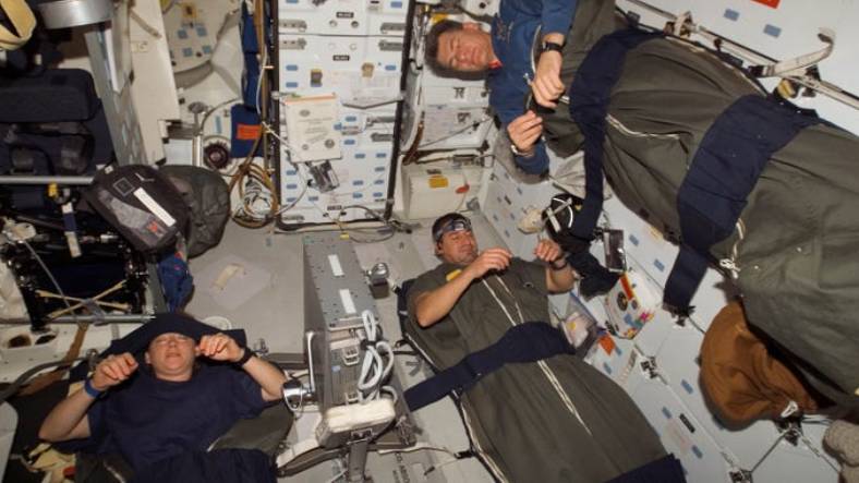 how do astronauts sleep