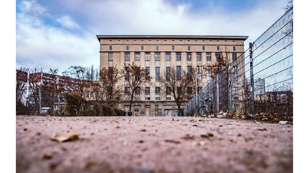 Berghain’i Dünyanın En Meşhur ve Girmesi Zor Bir Gece Kulübü Yapan 10 İlginç Özelliği