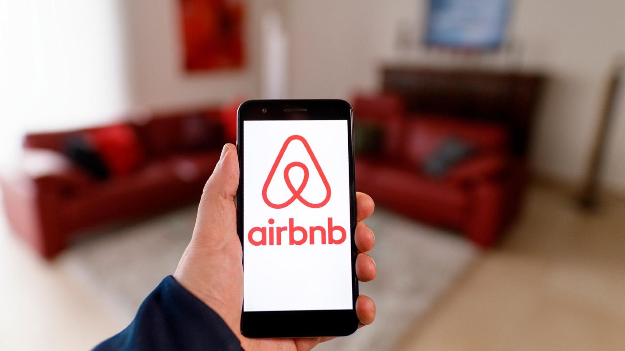 Airbnb, Savaştan Kaçan Ukraynalılara Ücretsiz Konaklama Hizmeti Vereceğini Açıkladı