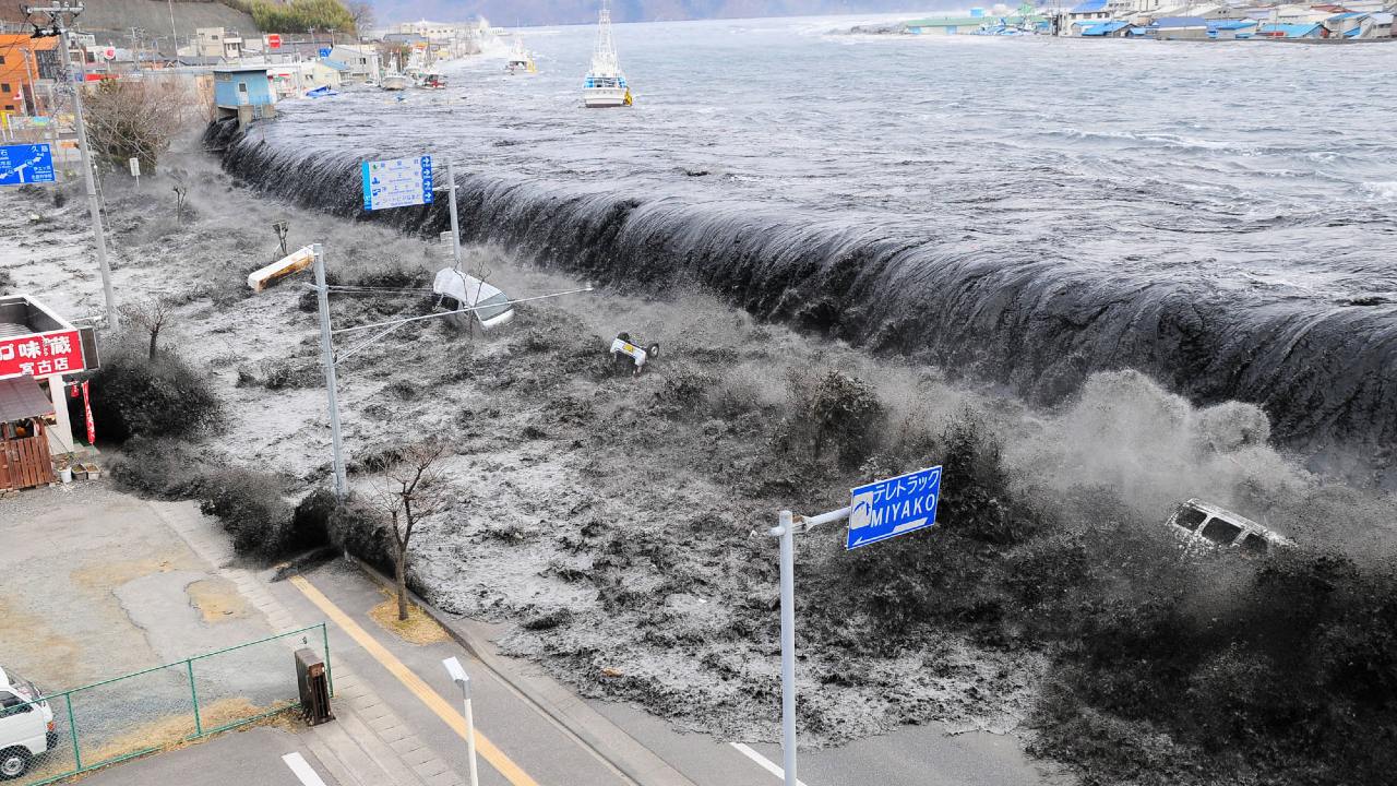 Son Dakika: Japonya’da 7.3 Büyüklüğünde Deprem Meydana Geldi, Tsunami Uyarısı Yapıldı [Video]