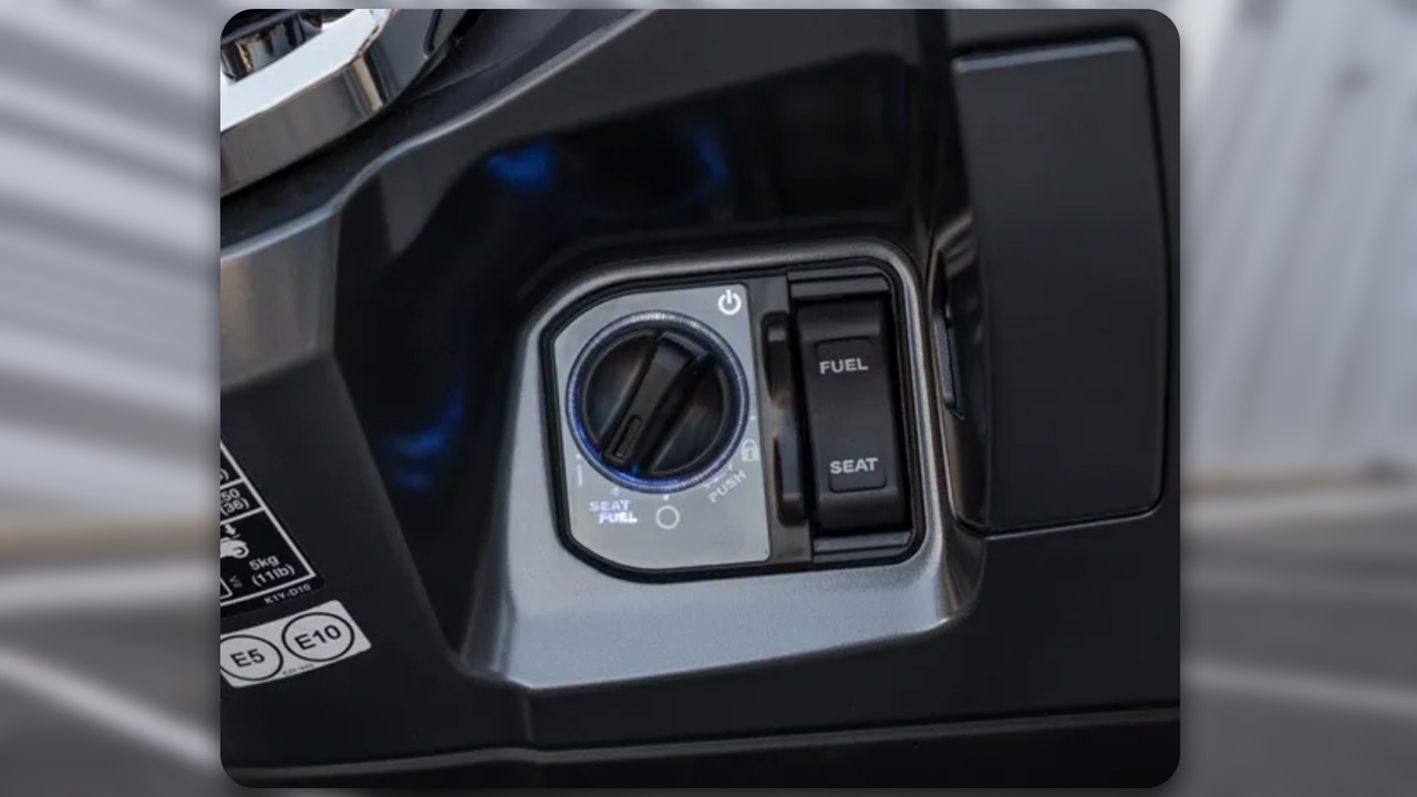 Honda PCX 125 keyless start feature