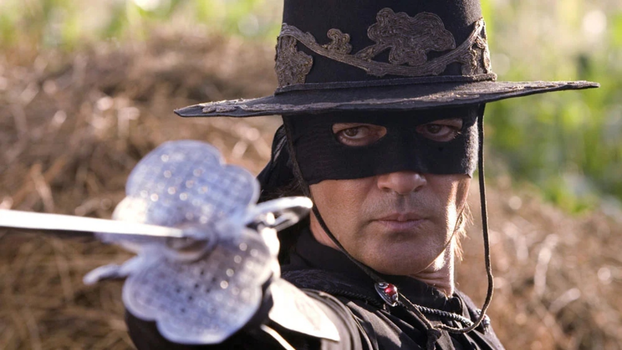 Antonio Banderas, Yeni Bir Zorro Filmi İçin Maskeyi Kime Devretmek İstediğini Açıkladı