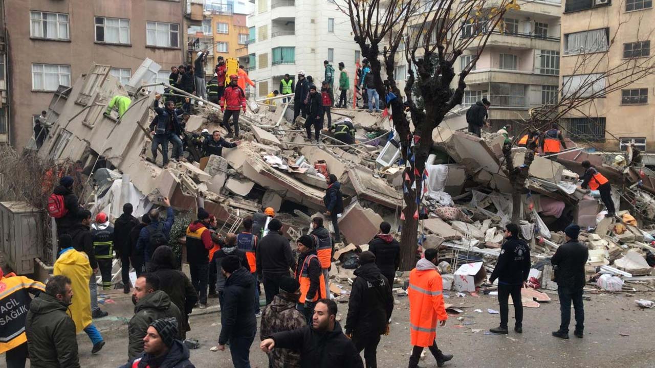 Türkiye, Birkaç Saniyede 3 Metre Hareket Etti: Depremin Sarsıntısı Grönland’a Kadar Ulaştı