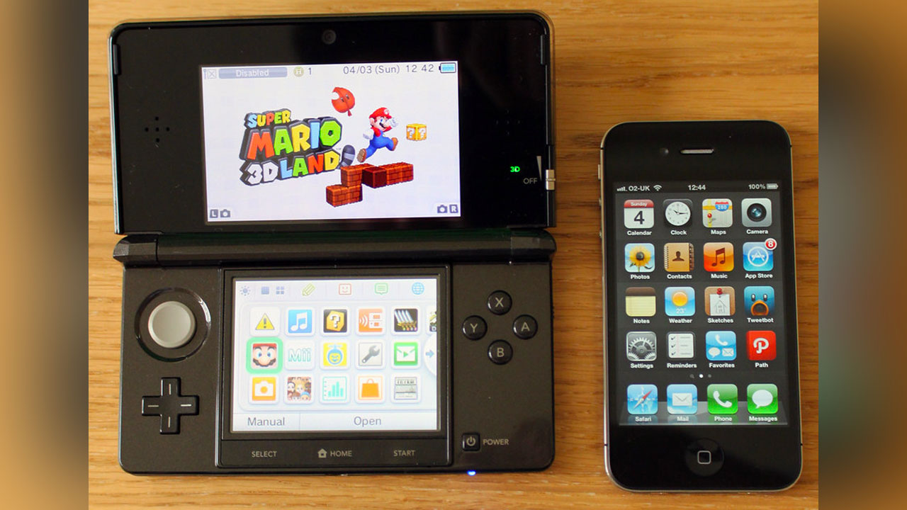 Nintendo 3DS contre iPhone