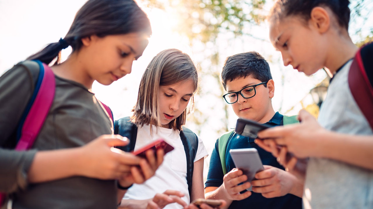 Dünyanın Geri Kalanına Örnek Olabilir: New York’ta Çocuk ve Gençlerin Sosyal Medya Kullanımları Kısıtlanacak