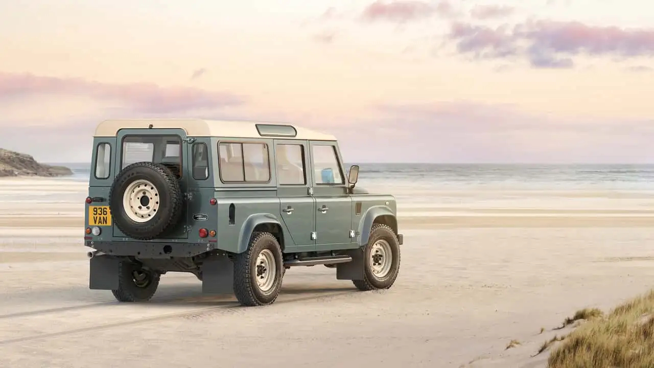 Land Rover, Efsanevi Defender V8’i Hayata Döndürdü! (Çok’a Satılıyor)