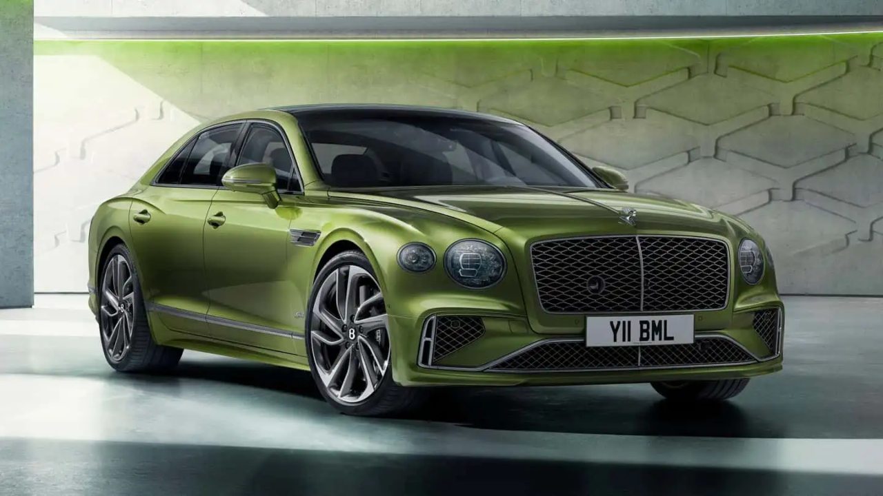 Yeni Bentley Flying Spur Tanıtıldı! Hibrit Motor Detayları Belli Oldu