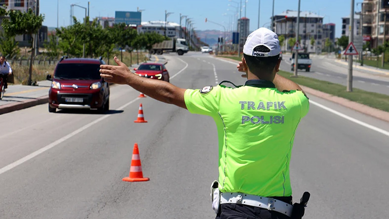 2025’te Trafik Cezalarına %43,93 Zam Geliyor! İşte Yeni Yıldaki Trafik Cezaları