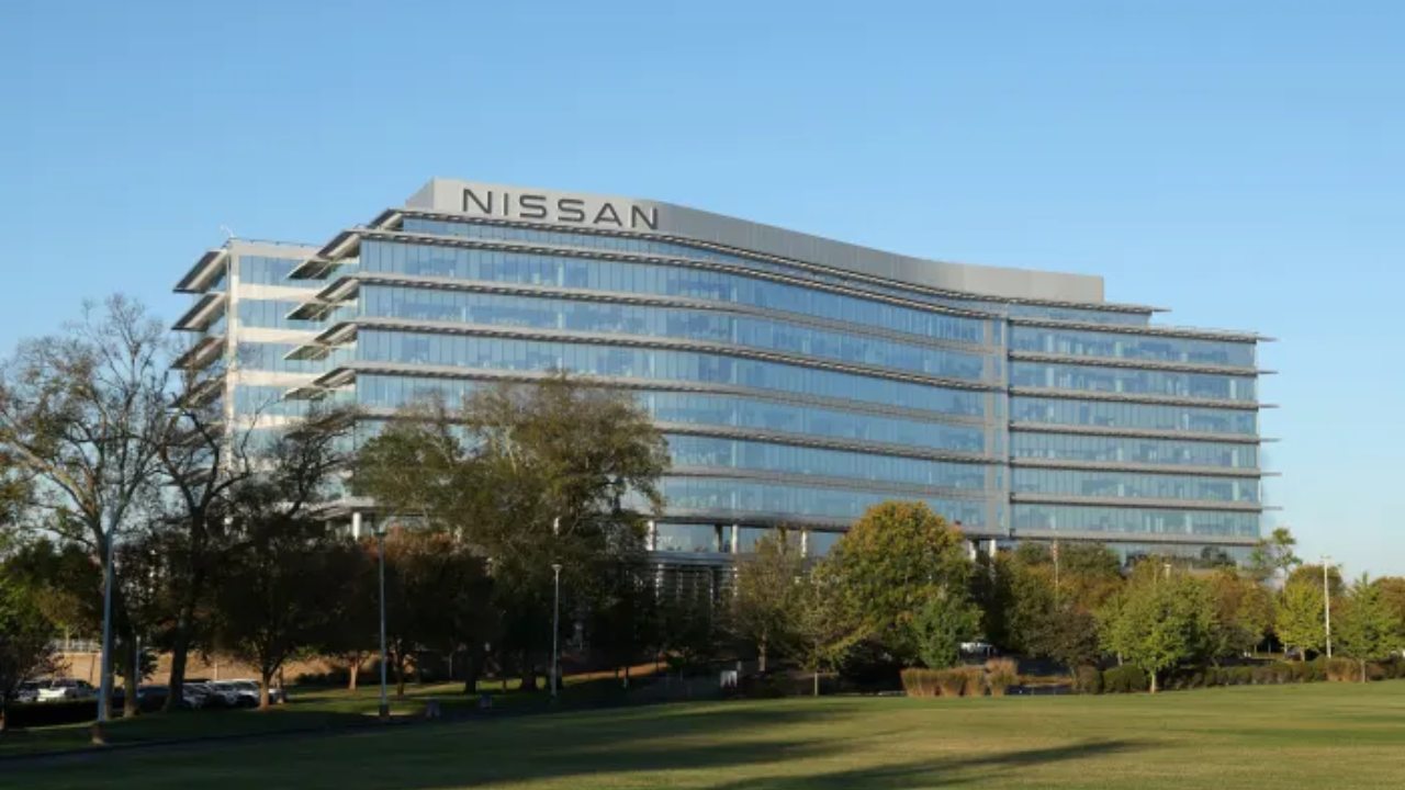 Nissan, CEO Maaşını Yarıya İndirip Binlerce Kişiyi İşten Çıkartacağını Açıkladı