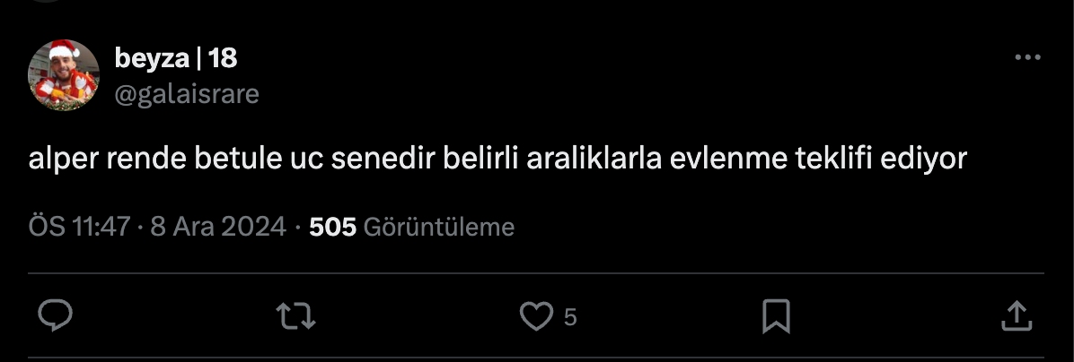 Altın Kelebek Ödülleri’nde Evlenme Teklif Eden Alper Rende’nin 4 Yıl Önce de Sevgilisine Evlilik Teklif Ettiği Ortaya Çıktı