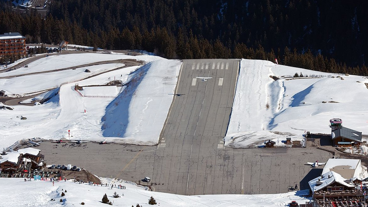 Courchevel Havaalanı Pisti