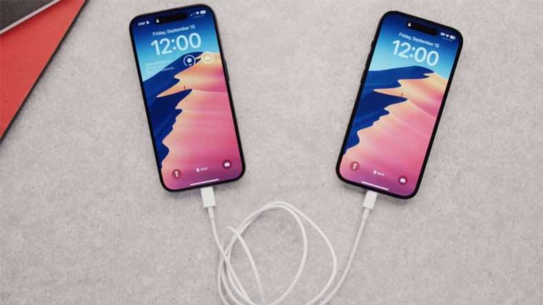 iPhone’unuz Tıpkı Bir Adaptör Görevi Görerek Başka Cihazları Şarj Edebilir: Peki Ama Nasıl?