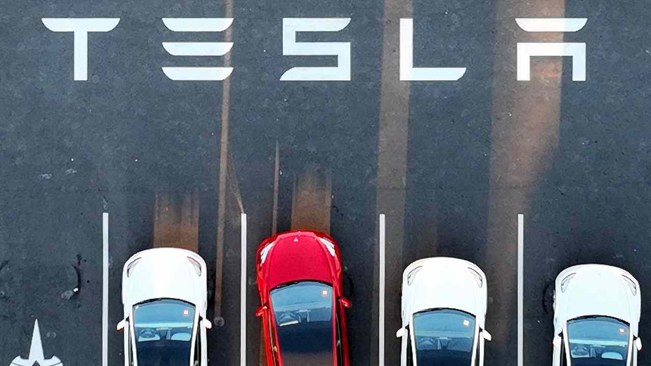 Tesla, Yüz Binlerce Aracını Geri Çağırıyor: Arızanın Sebebi Ne? (Bu Kaçıncı Oldu Sayamadık)