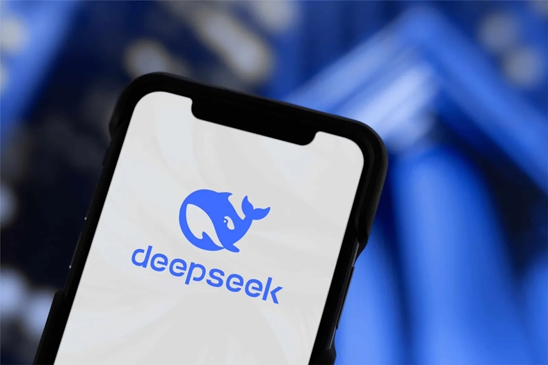 DeepSeek Çöktü mü? DeepSeek’e Olan İlgi Sunucuları Zorlamaya Başladı!